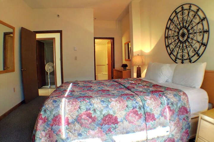 Room 29 of 234