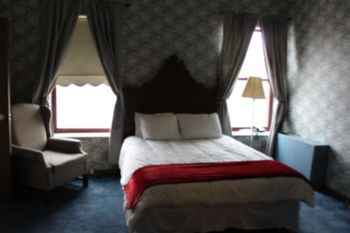 Room 24 of 49