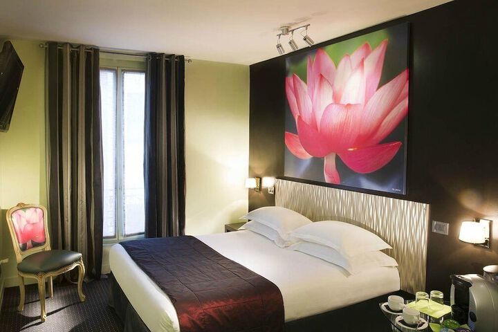 Room 32 of 64