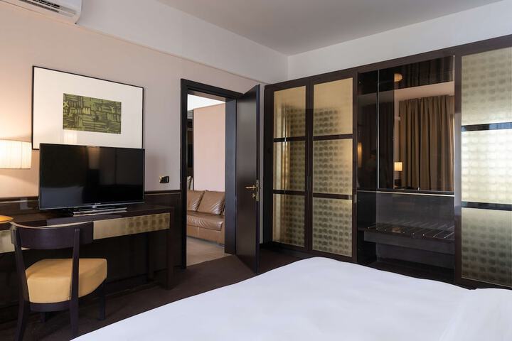 Room 16 of 138
