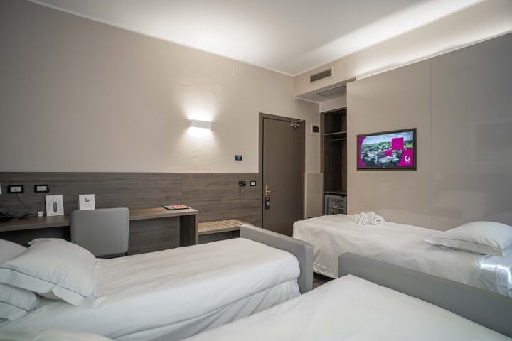 Room 16 of 68