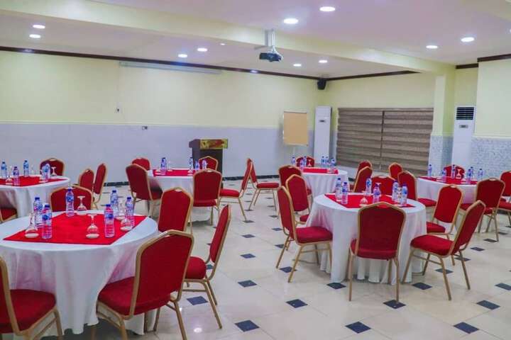 Ballroom/Hall 28 of 32