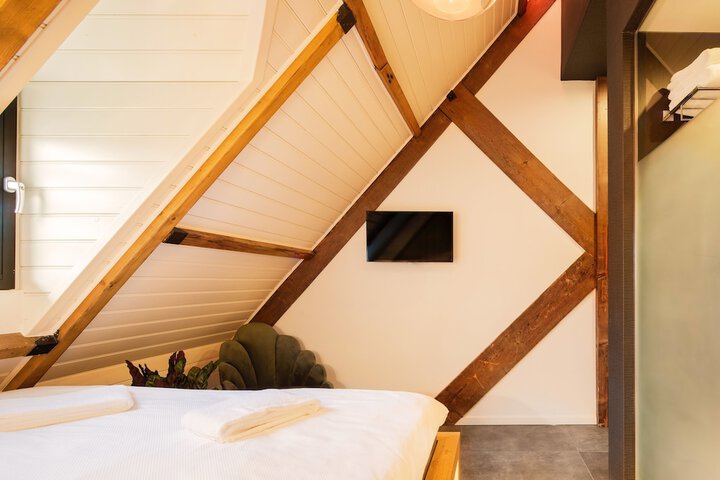 Room 25 of 54