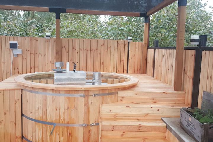 Hot Tub 31 of 75