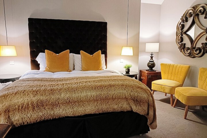Room 8 of 38
