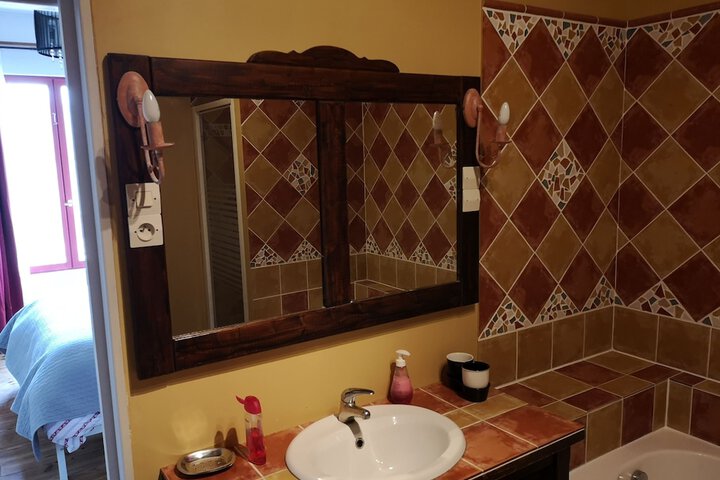 Room 15 of 36