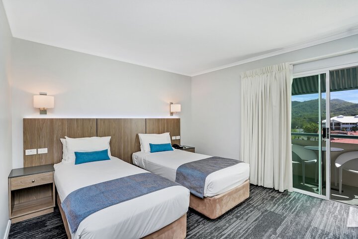 Room 4 of 42
