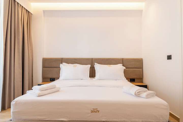 Room 27 of 69