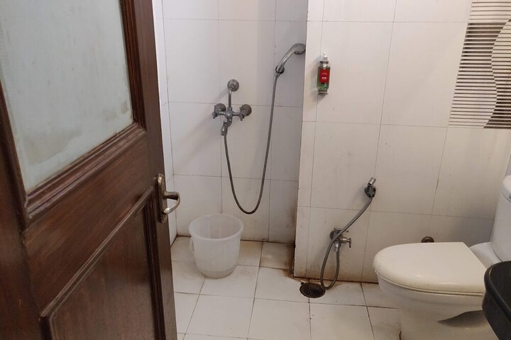 Room 10 of 10