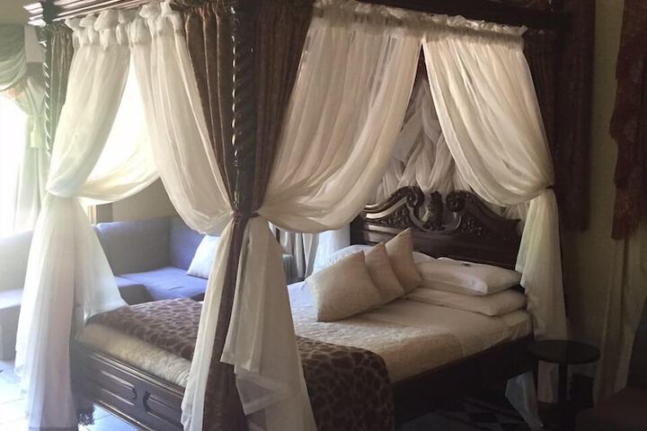 Room 5 of 19