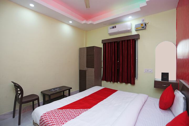Room 13 of 22