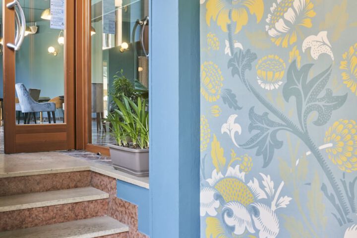 Entrance & Lobby