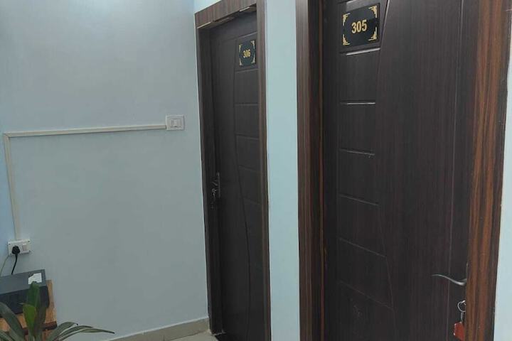 Room 33 of 38