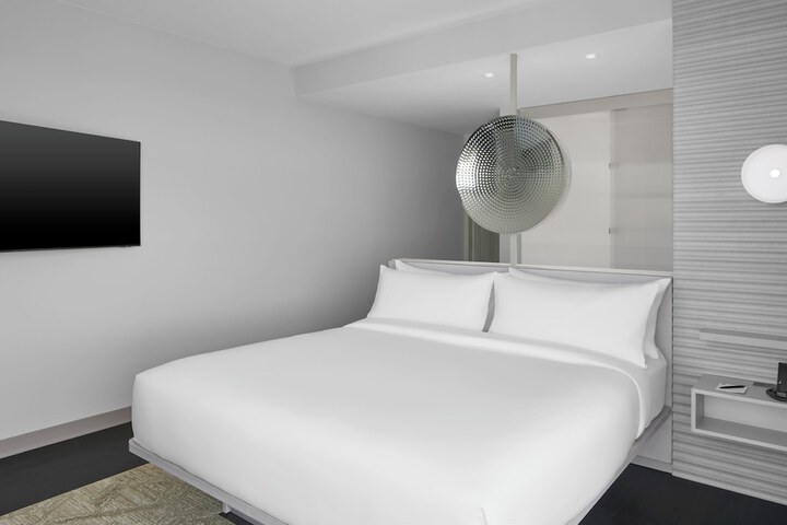Room 11 of 85