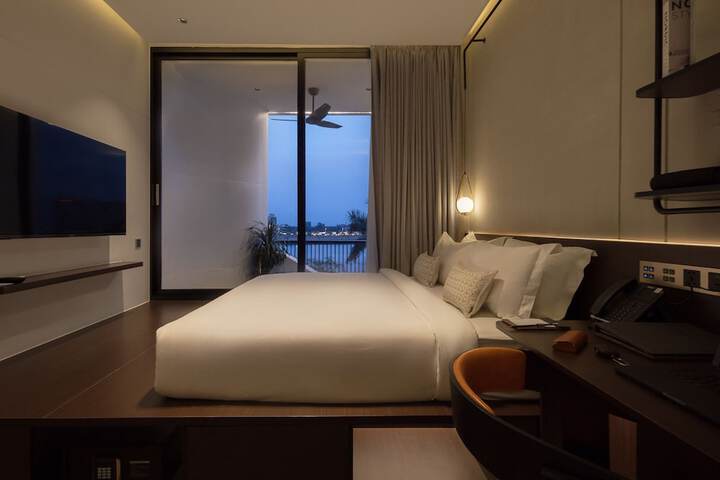 Room 13 of 44