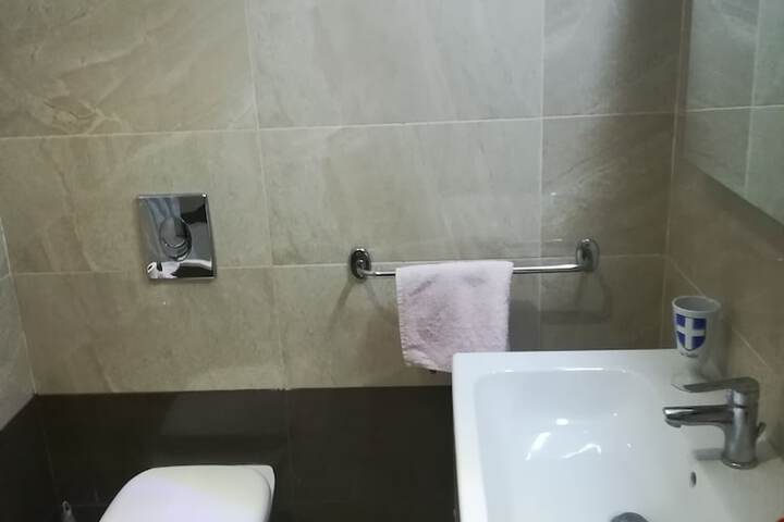 Room 12 of 16