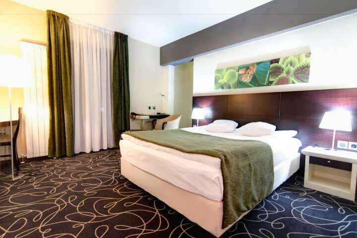 Room 15 of 144