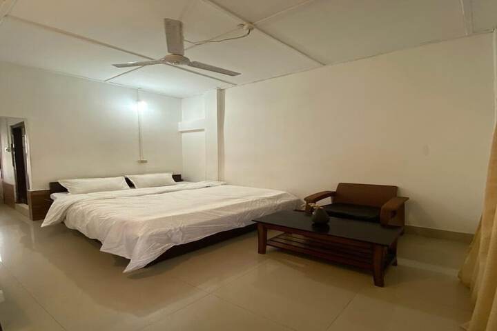 Room 7 of 14