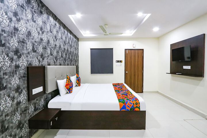 Room 13 of 39