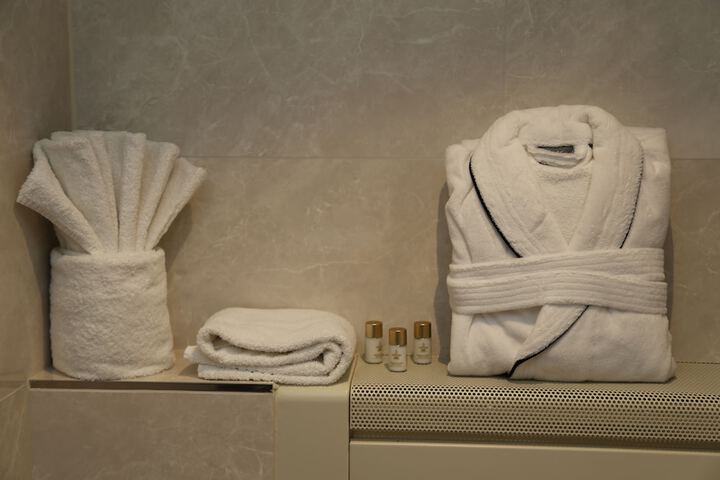 Room 33 of 54