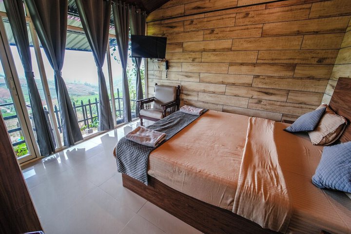 Room 6 of 36