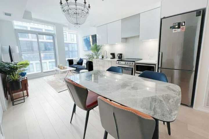 Suites Eaton - Toronto