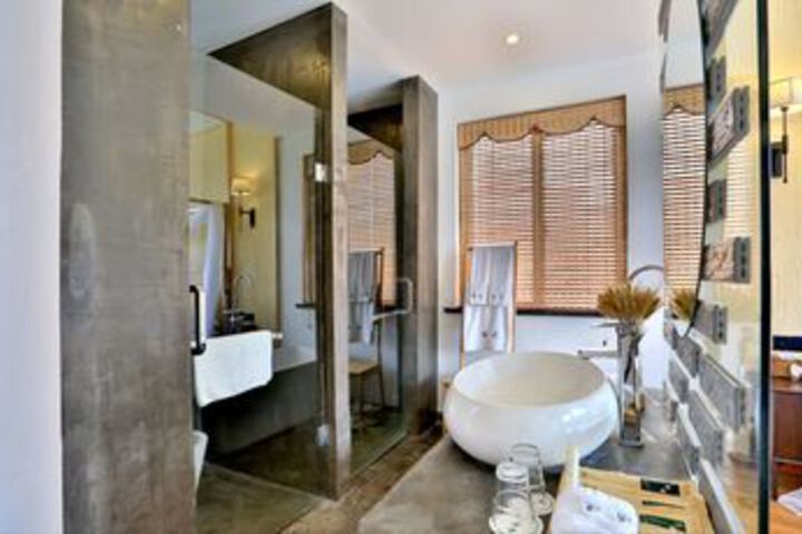 Room 2 of 25