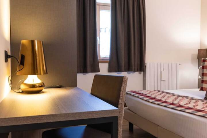Room 46 of 186