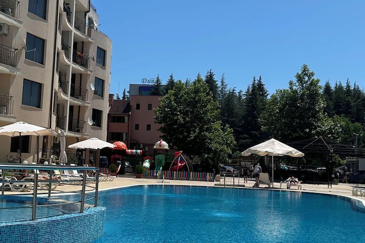 Pool 21 of 26