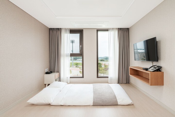 Room 13 of 39