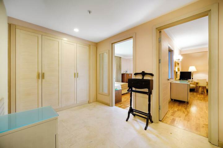 Room 12 of 47