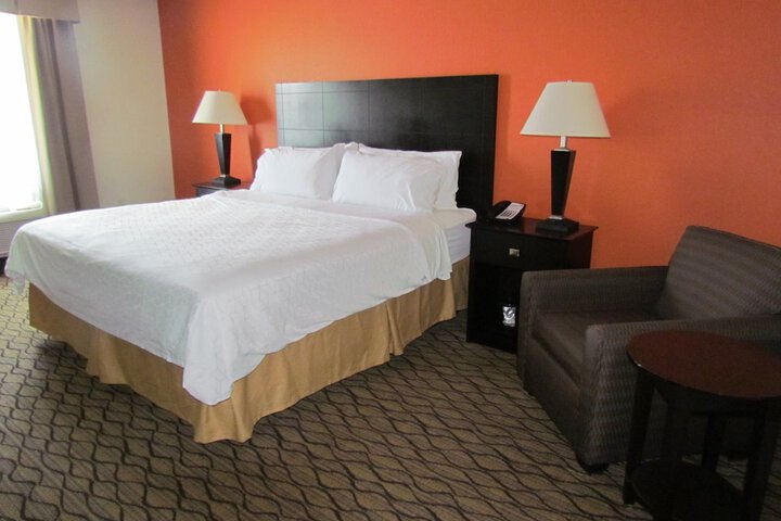 Room 3 of 32