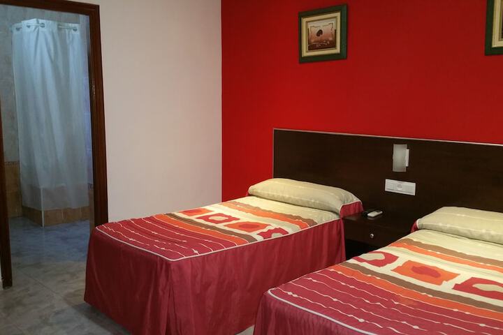 Room 16 of 36