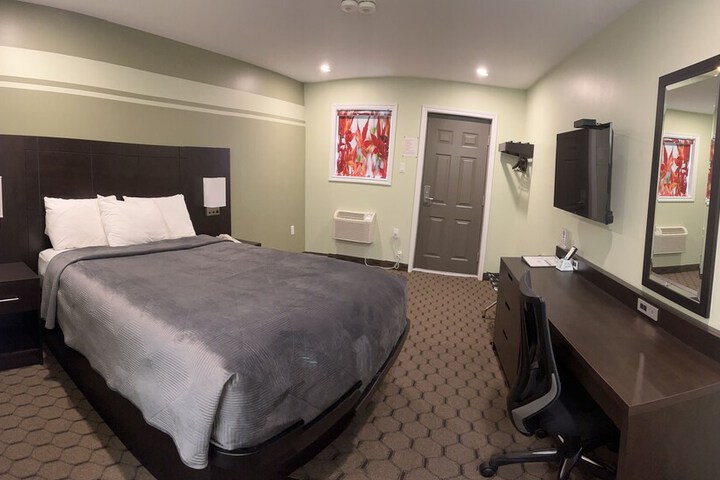 Room 15 of 66