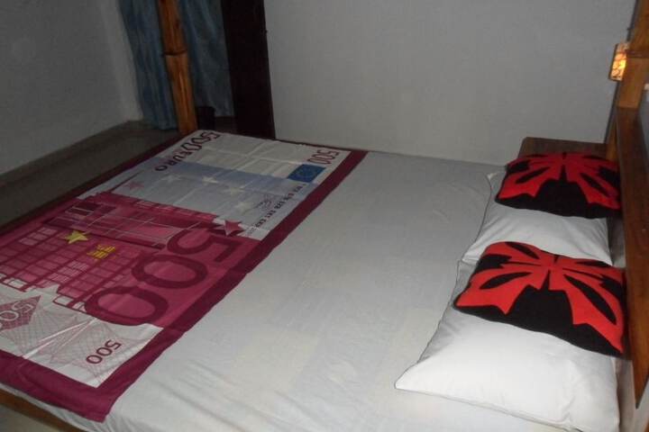 Room 5 of 22