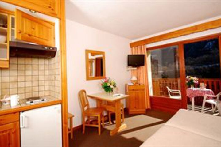 Room 14 of 30