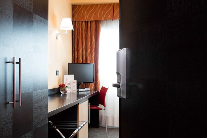 Room 22 of 81