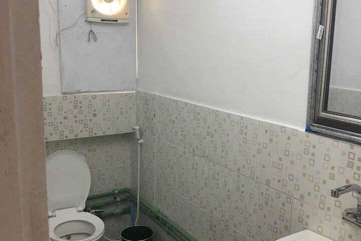 Room 12 of 29