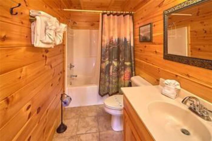 Room 2 of 27