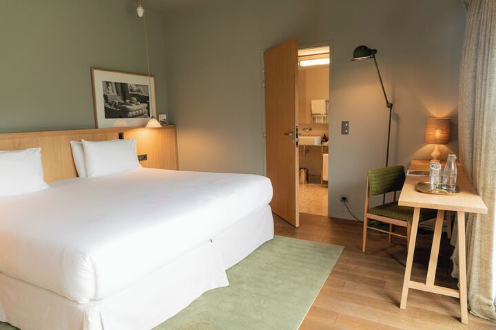 Room 43 of 118