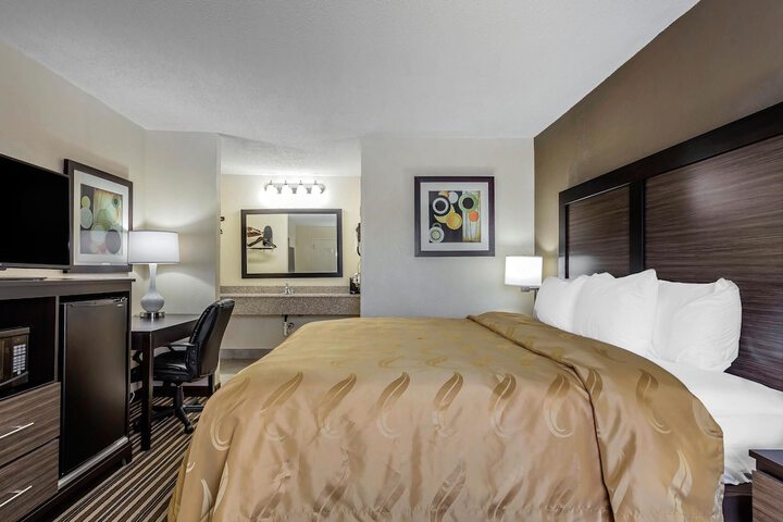 1 King Bed (1 of 8)