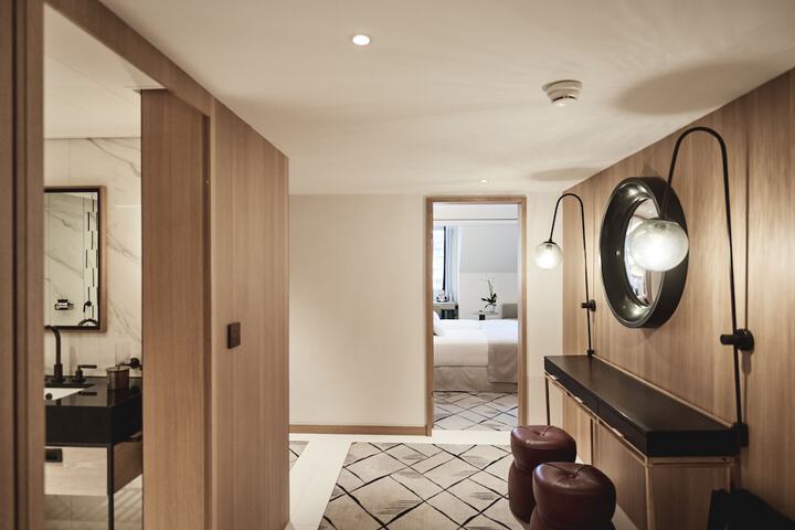 Room 43 of 72