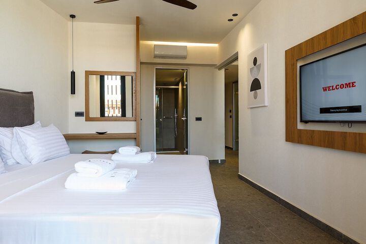 Room 5 of 28