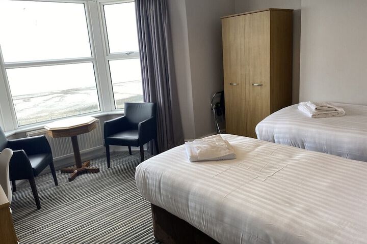 Room 36 of 102