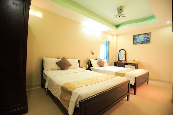 Room 9 of 40