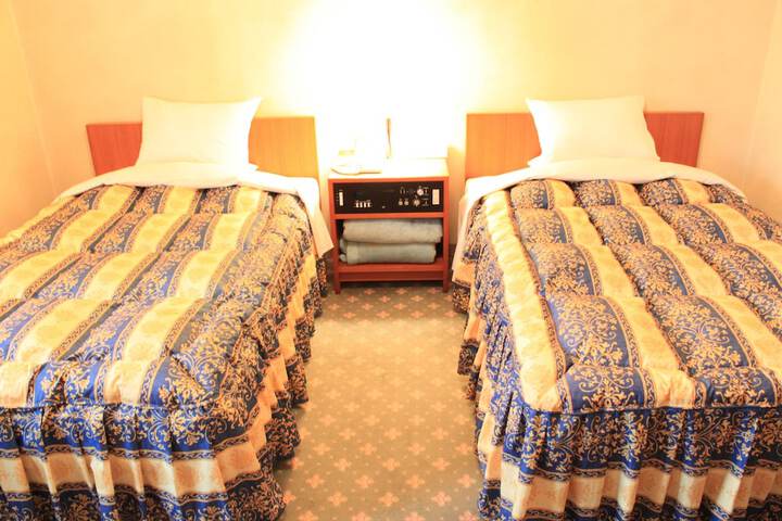 Room 9 of 26