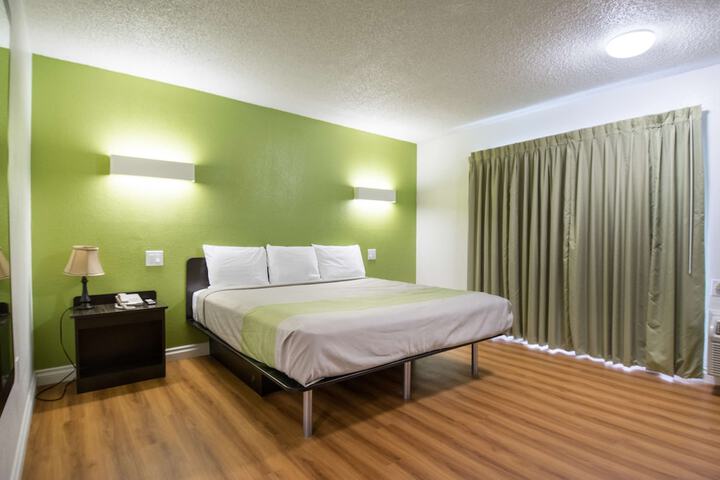 Room 16 of 50