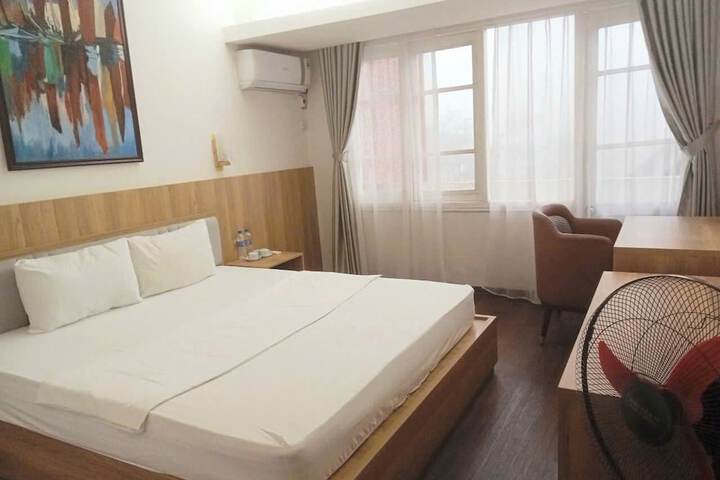 Room 8 of 12