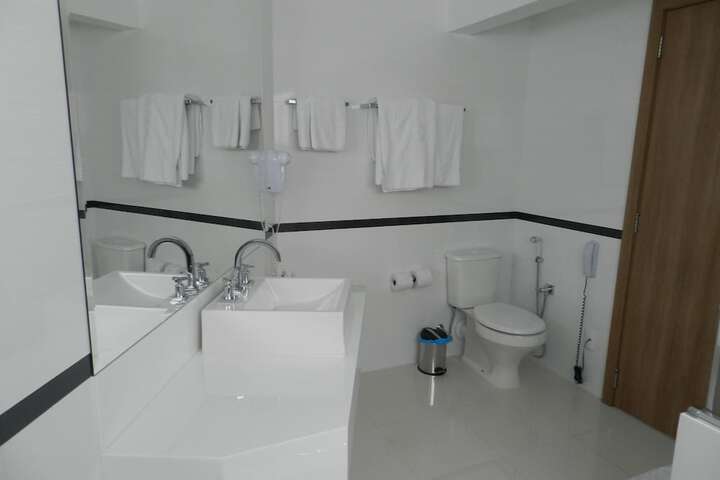 Room 32 of 52
