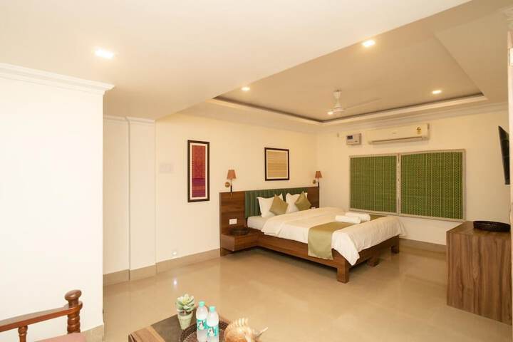 Room 11 of 26